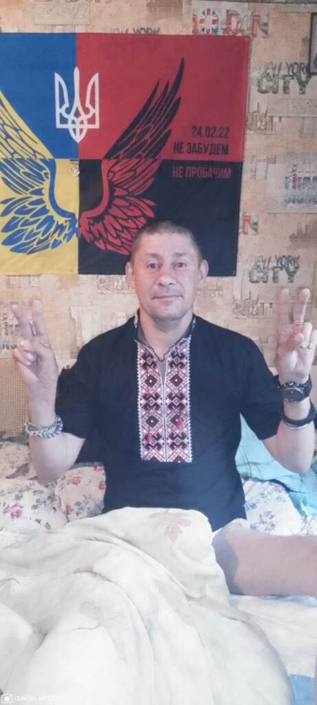 Чоловік в вишиванці